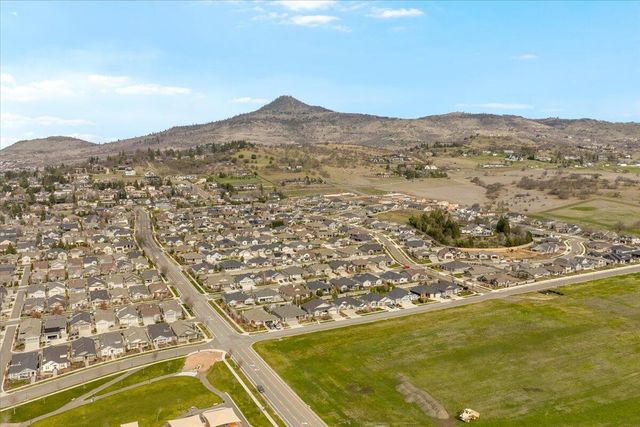 3969 Sunleaf Avenue, Medford, OR 97504