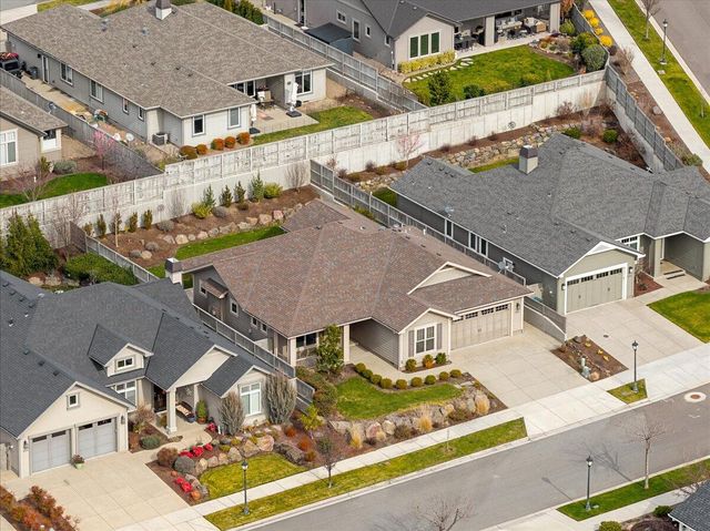 3969 Sunleaf Avenue, Medford, OR 97504