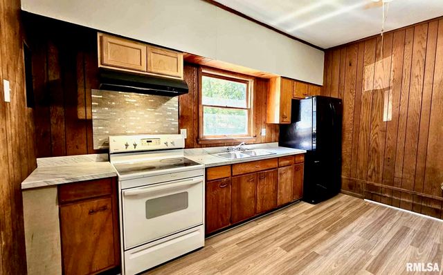 202 S LIBERTY Street, Marion, IL 62959