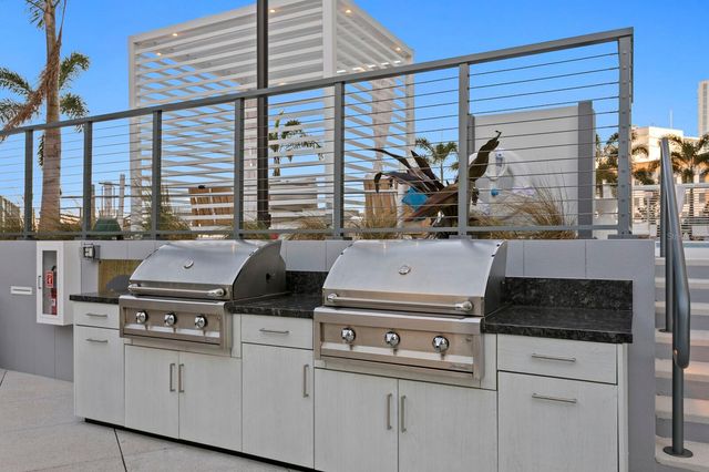 400 CENTRAL AVENUE 1704, St Petersburg, FL 33701