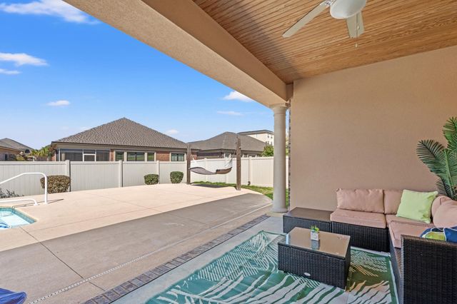 328 Las Olas Dr., Myrtle Beach, SC 29577