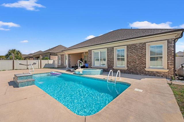 328 Las Olas Dr., Myrtle Beach, SC 29577