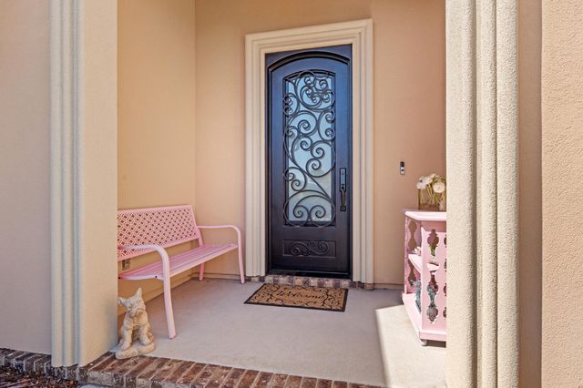 328 Las Olas Dr., Myrtle Beach, SC 29577