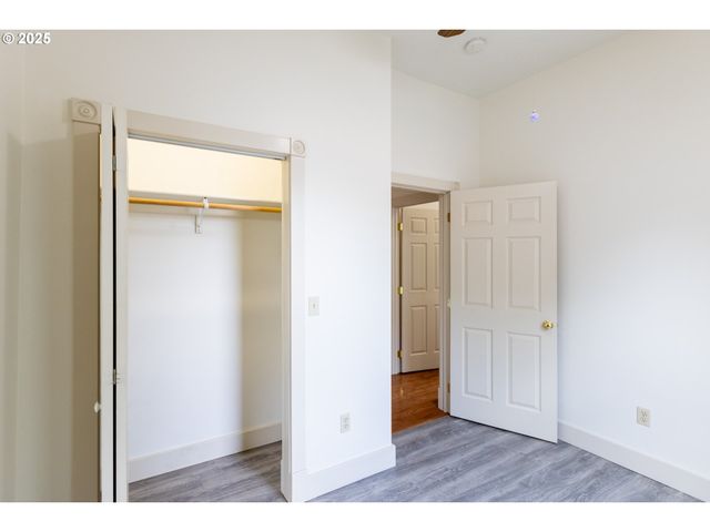 215 W 9TH St, The Dalles, OR 97058