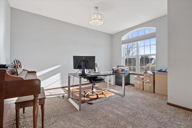 N42W22770 Beacon COURT, Pewaukee, WI 53072