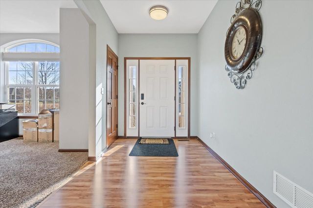 N42W22770 Beacon COURT, Pewaukee, WI 53072