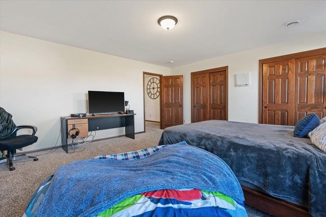 N42W22770 Beacon COURT, Pewaukee, WI 53072