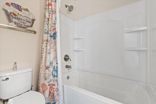 N42W22770 Beacon COURT, Pewaukee, WI 53072