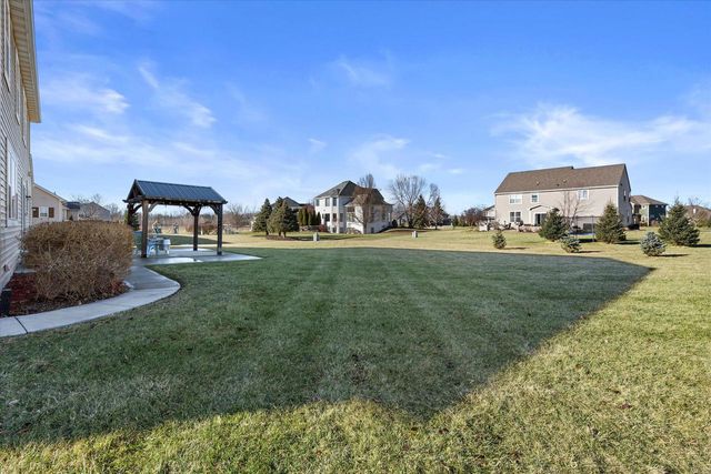 N42W22770 Beacon COURT, Pewaukee, WI 53072