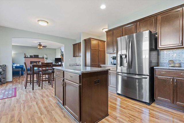 N42W22770 Beacon COURT, Pewaukee, WI 53072