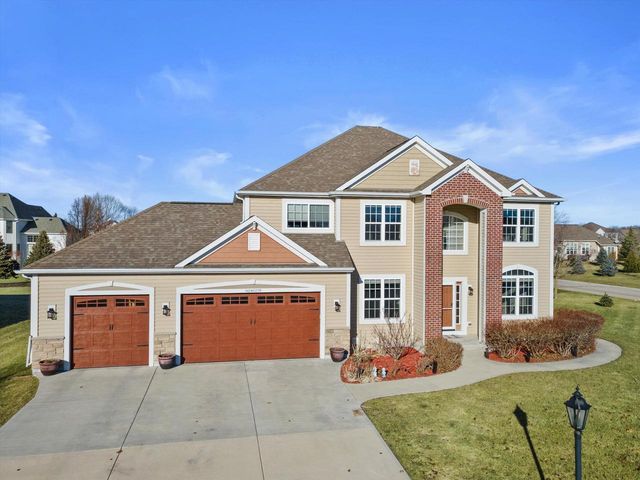N42W22770 Beacon COURT, Pewaukee, WI 53072