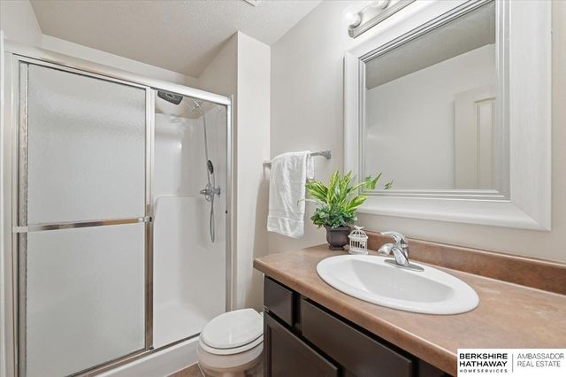 16942 Browne Street, Omaha, NE 68116