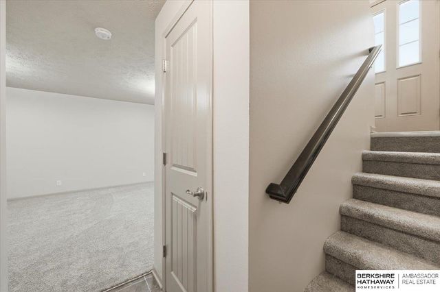 16942 Browne Street, Omaha, NE 68116