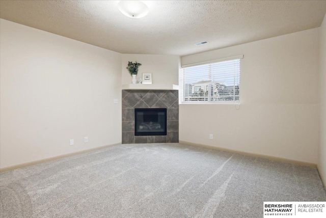 16942 Browne Street, Omaha, NE 68116