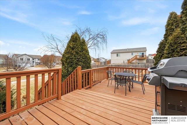 16942 Browne Street, Omaha, NE 68116