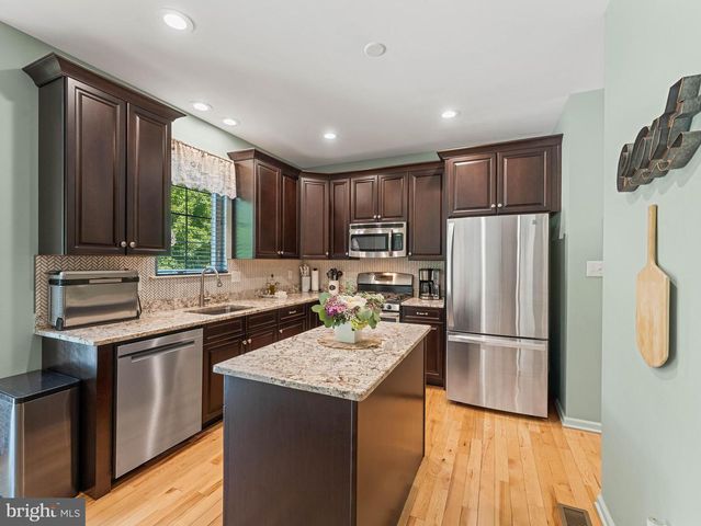 1216 KAREN ANN, West Deptford, NJ 08086