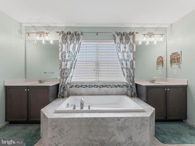 1216 KAREN ANN, West Deptford, NJ 08086