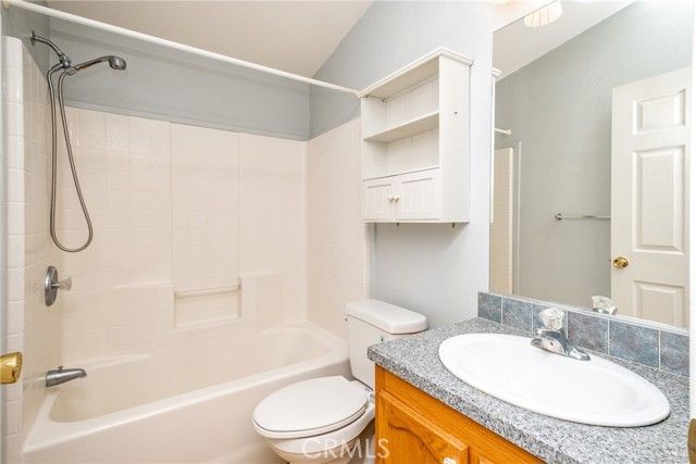 22241 Nisqually Road 143, Apple Valley, CA 92308