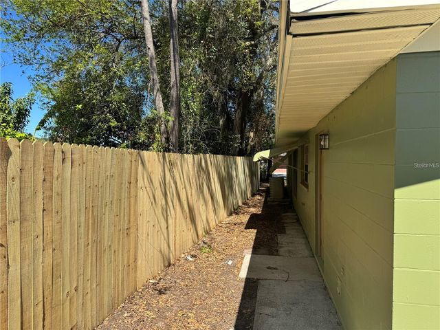 5143 1ST STREET, Zephyrhills, FL 33542