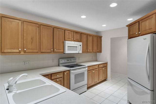 5546 Hemdale Drive, Clarence, NY 14221