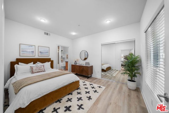 1128 S Serrano Avenue 104, Los Angeles, CA 90006
