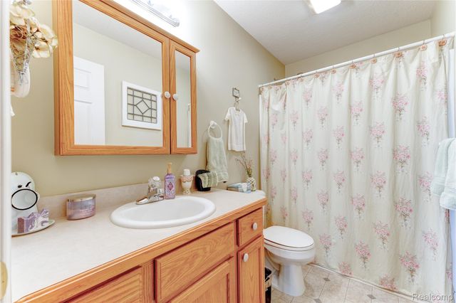 11126 Strathmore Court, Holly Township, MI 48439