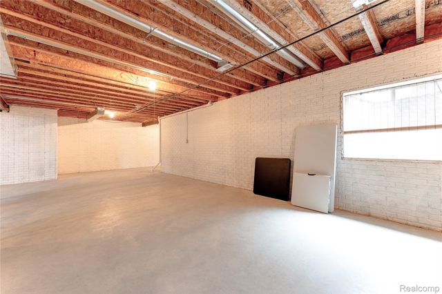 11126 Strathmore Court, Holly Township, MI 48439