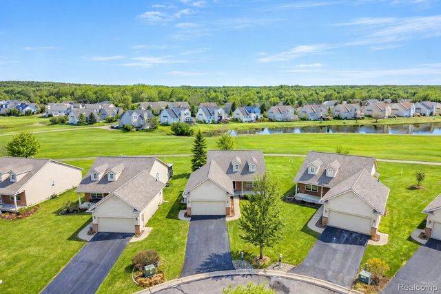 11126 Strathmore Court, Holly Township, MI 48439