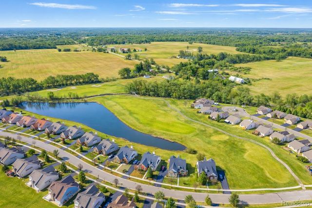 11126 Strathmore Court, Holly Township, MI 48439