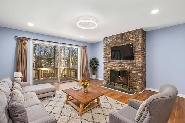 104 E Louis Avenue, Lake Forest, IL 60045