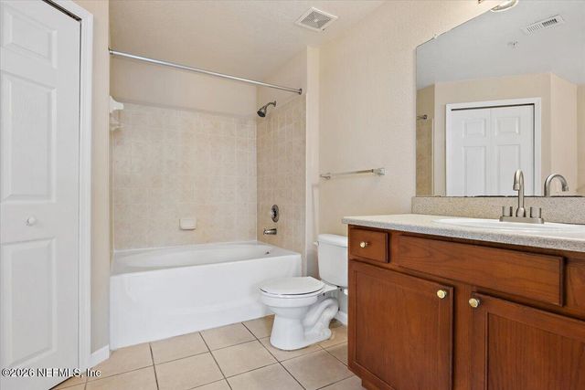 8550 TOUCHTON Road 521, Jacksonville, FL 32216