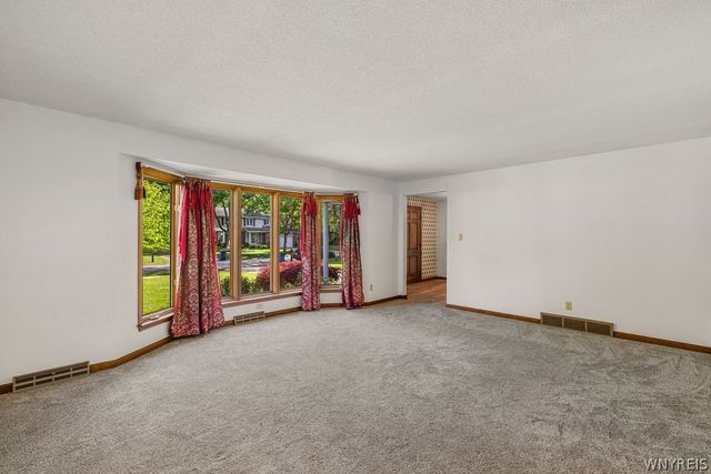 142 Montbleu Drive, Amherst, NY 14068
