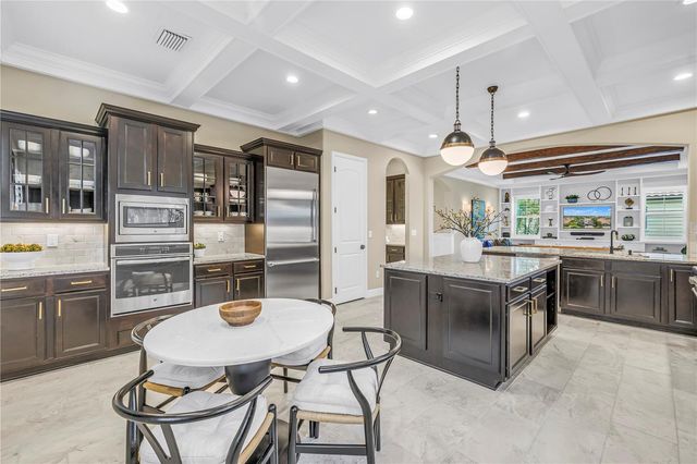 6237 SIGNATURE POINTE LANE, Bradenton, FL 34210