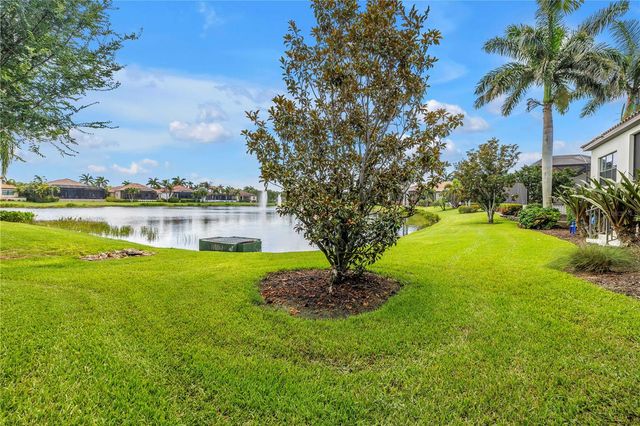 6237 SIGNATURE POINTE LANE, Bradenton, FL 34210