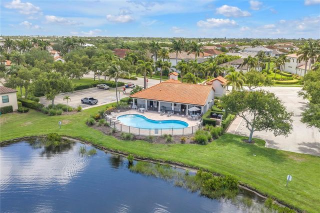 6237 SIGNATURE POINTE LANE, Bradenton, FL 34210
