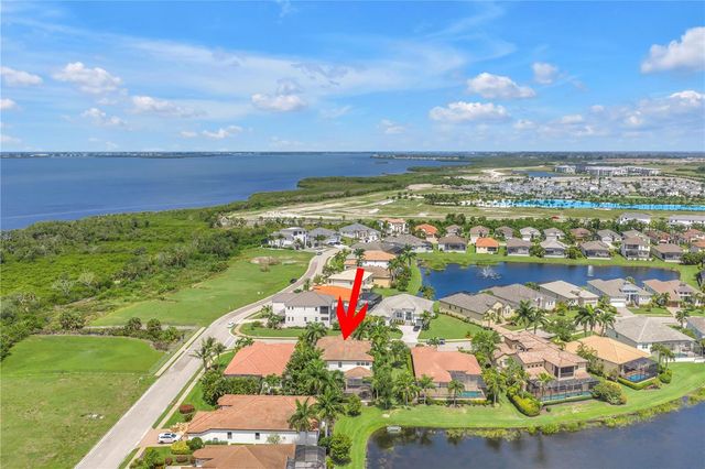 6237 SIGNATURE POINTE LANE, Bradenton, FL 34210