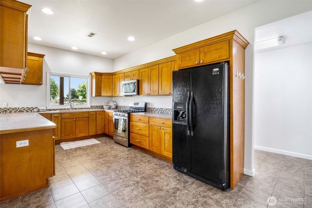 328 Potato Hill Road NE, Moses Lake, WA 98837