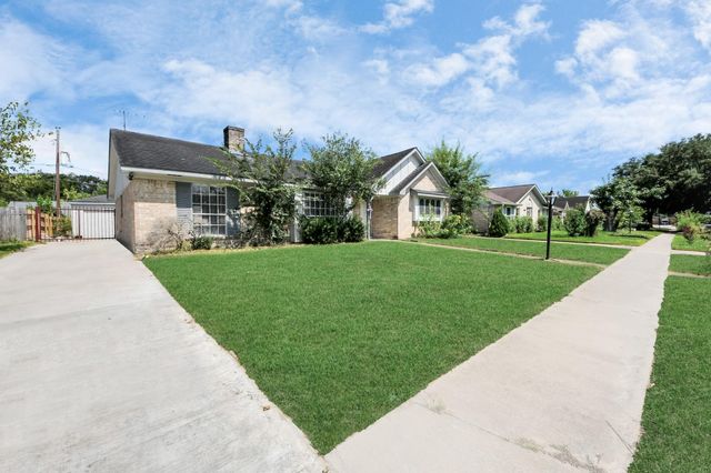 7911 Pella Drive, Houston, TX 77036