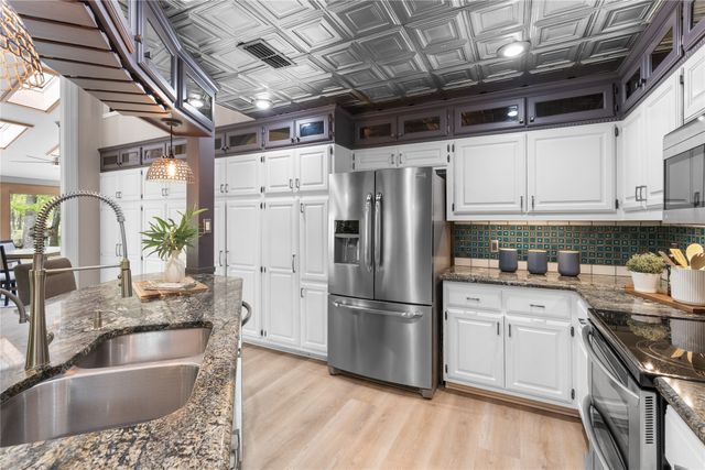 692 Private Road 5937, Emory, TX 75440