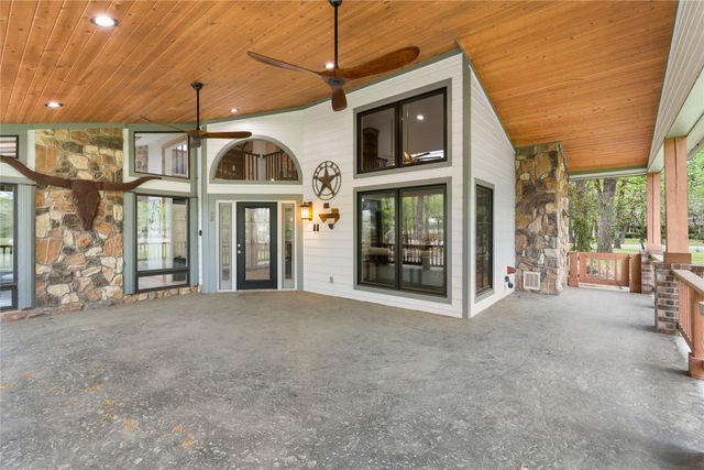 692 Private Road 5937, Emory, TX 75440