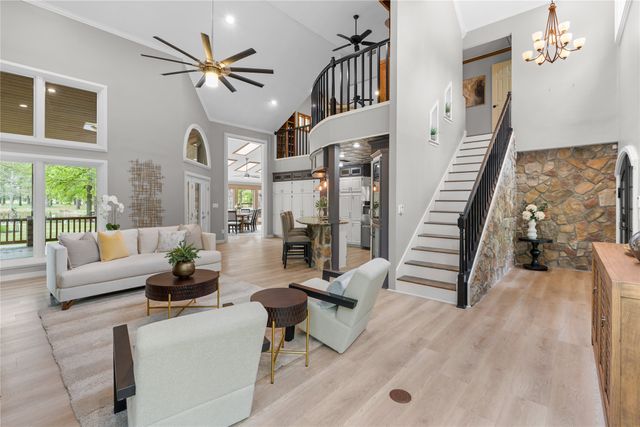 692 Private Road 5937, Emory, TX 75440