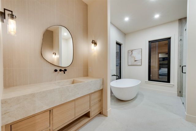 1622 Sylvan Avenue, Dallas, TX 75208