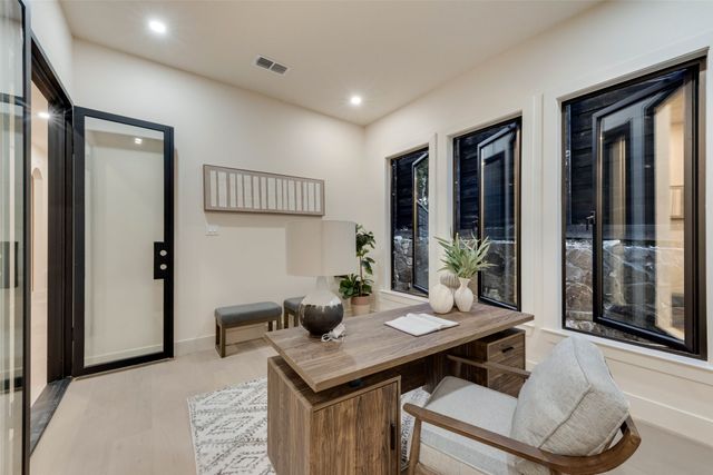 1622 Sylvan Avenue, Dallas, TX 75208