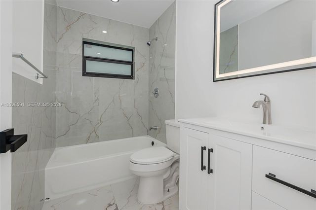 537 S 29th Court, Hollywood, FL 33020
