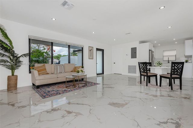 537 S 29th Court, Hollywood, FL 33020