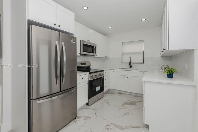 537 S 29th Court, Hollywood, FL 33020