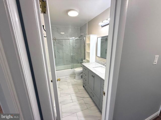14870 EMBERDALE DR, Woodbridge, VA 22193