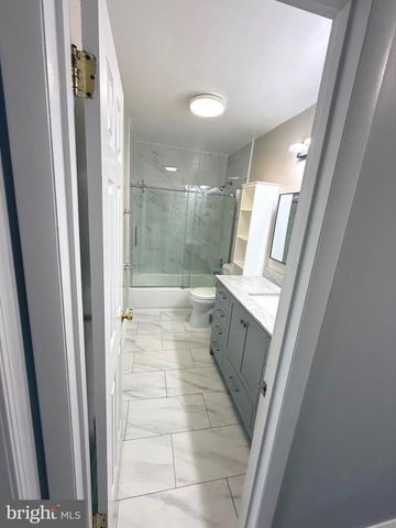 14870 EMBERDALE DR, Woodbridge, VA 22193