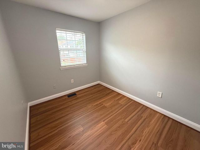 14870 EMBERDALE DR, Woodbridge, VA 22193
