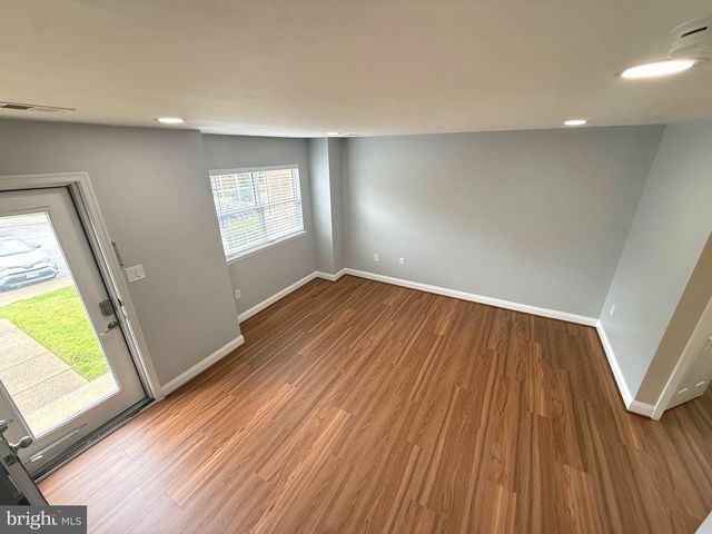 14870 EMBERDALE DR, Woodbridge, VA 22193